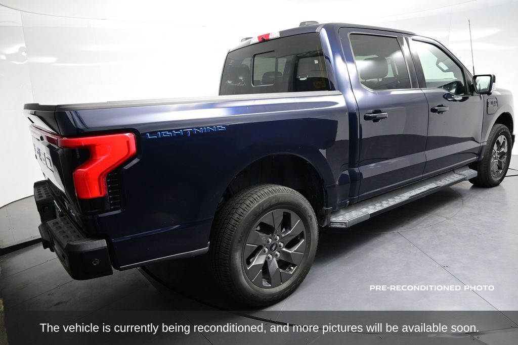 2022 Ford F-150 Lightning photo 3