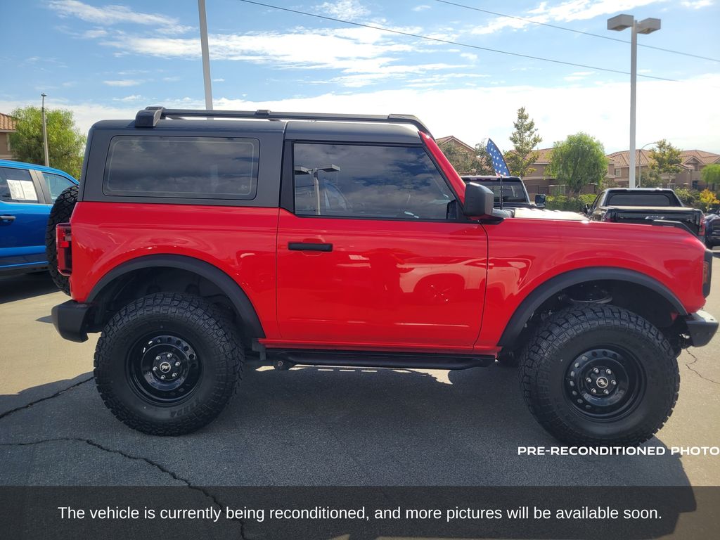 2023 Ford Bronco Base photo 4