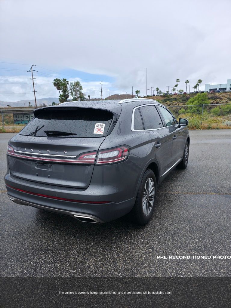 2023 Lincoln Nautilus Standard photo 2