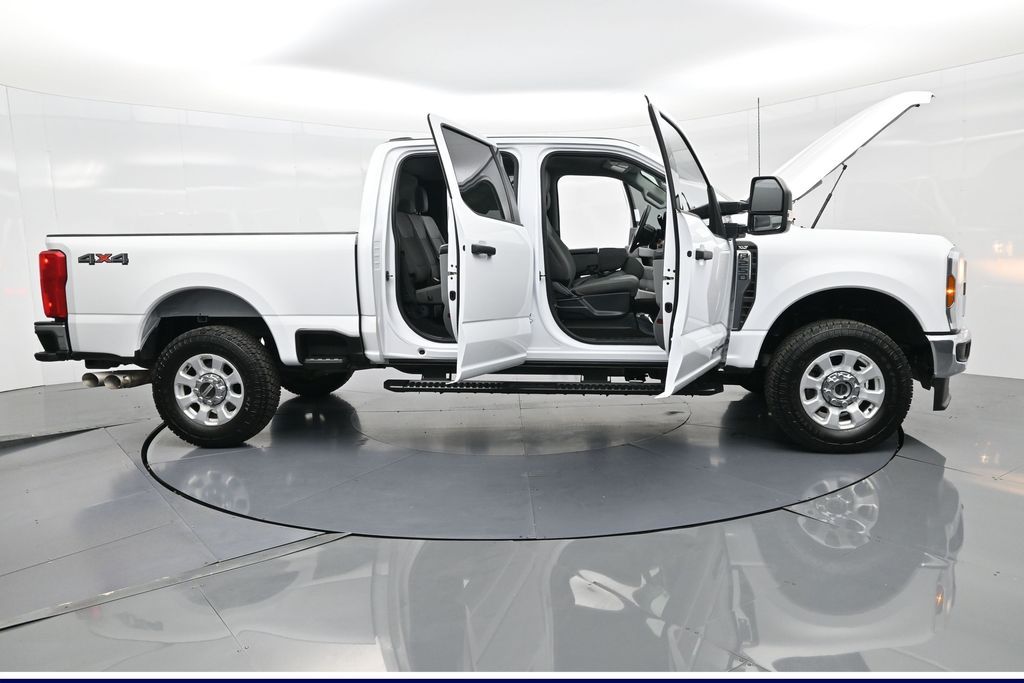 2024 Ford F-250 photo 3