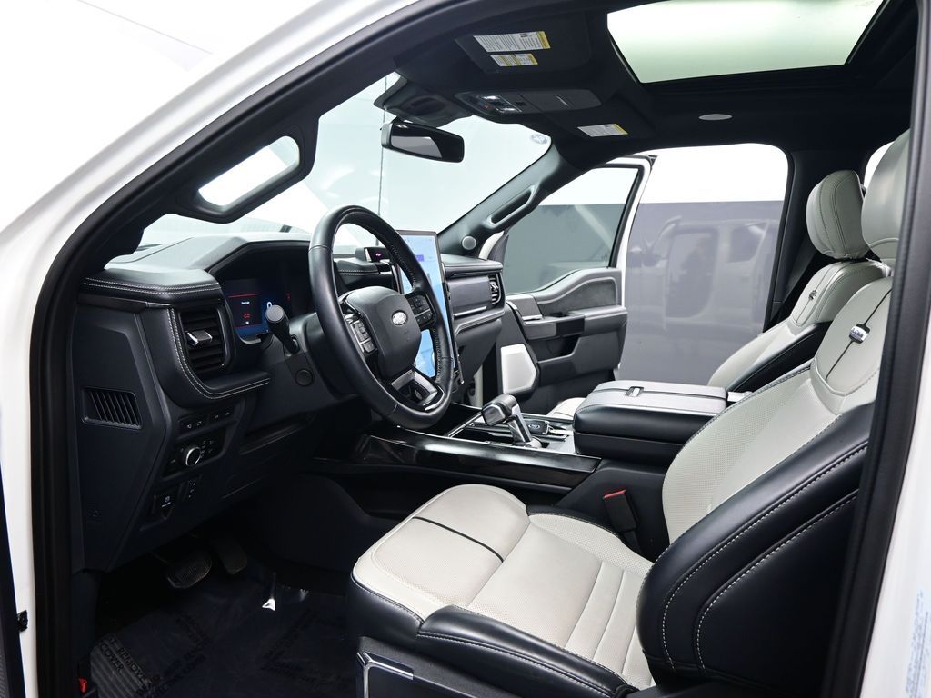 2024 Ford F-150 Lightning Platinum photo 3
