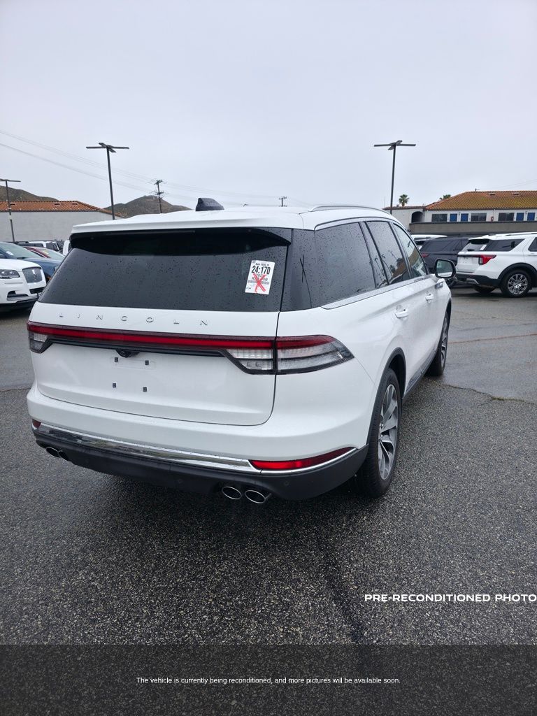 2025 Lincoln Aviator Reserve photo 3