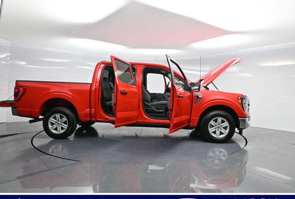 2023 Ford F-150 XLT photo 3