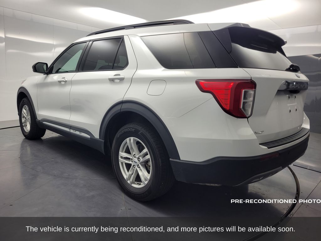 2023 Ford Explorer XLT photo 3