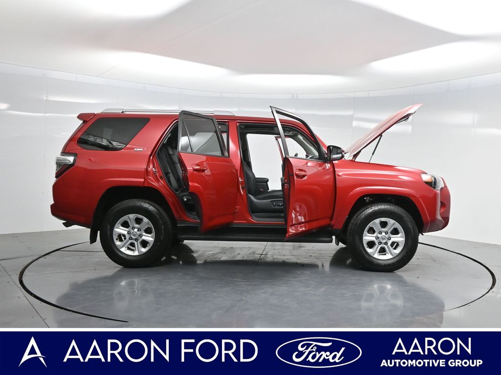 2016 Toyota 4Runner SR5 Premium photo 3