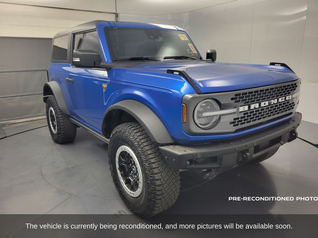 2023 Ford Bronco Badlands photo 2