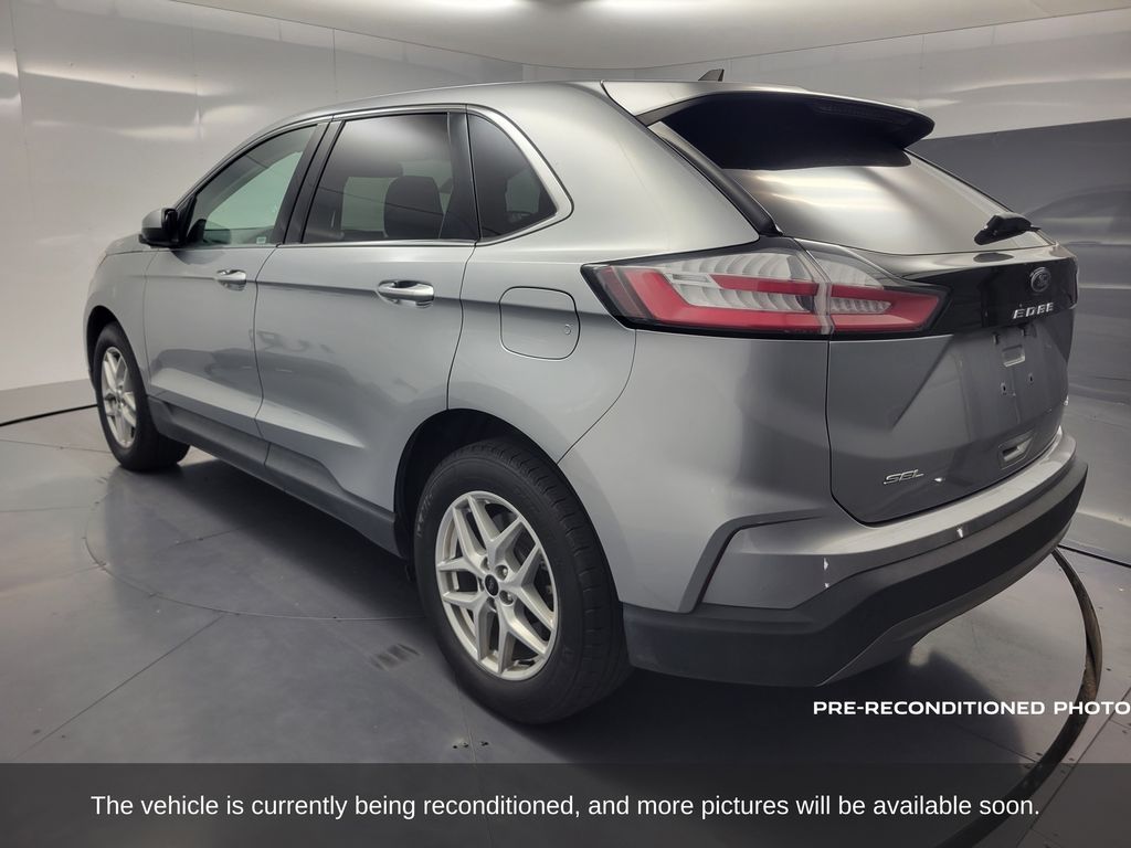 2024 Ford Edge SEL photo 3