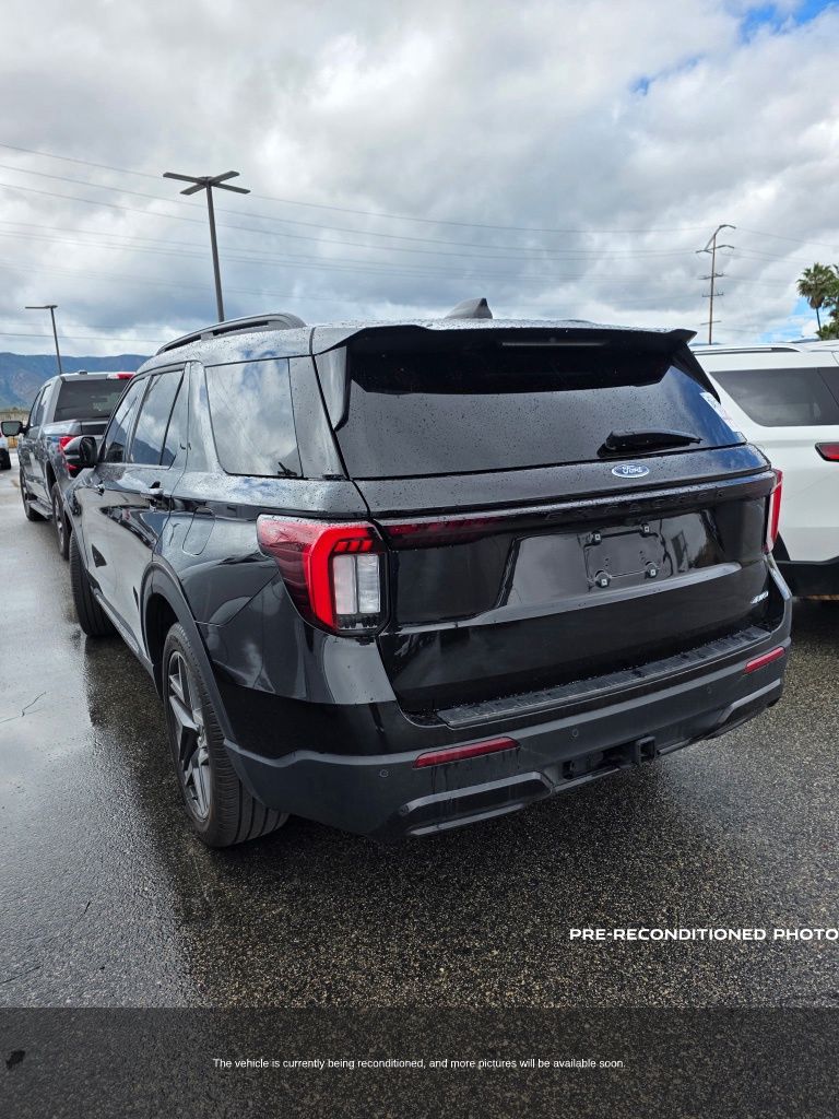 2025 Ford Explorer ST-Line photo 3
