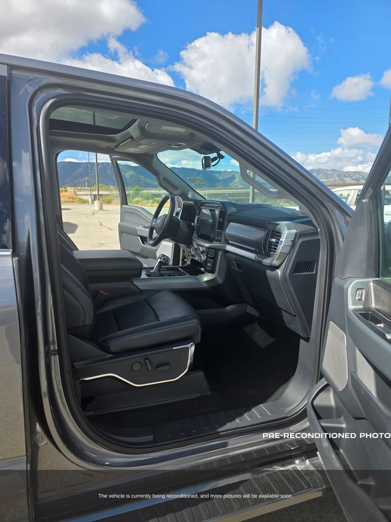 2023 Ford F-150 Lariat photo 6