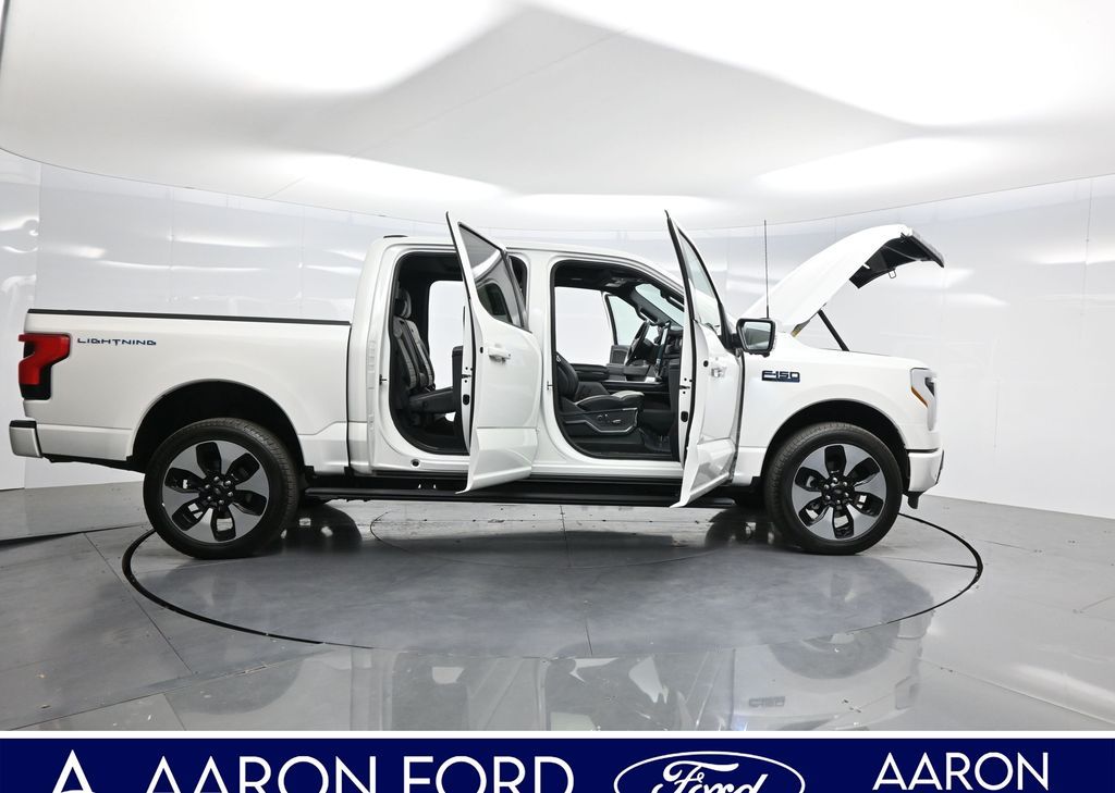 2024 Ford F-150 Lightning Platinum photo 3