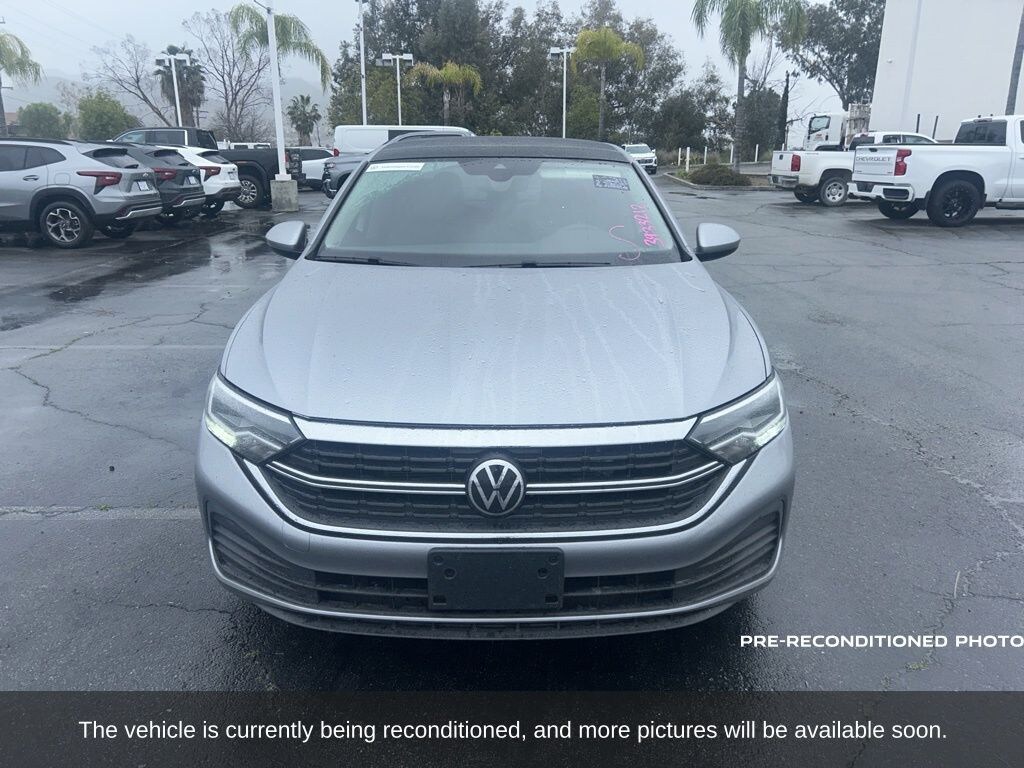 Used 2024 Volkswagen Jetta 1.5T SE Sedan