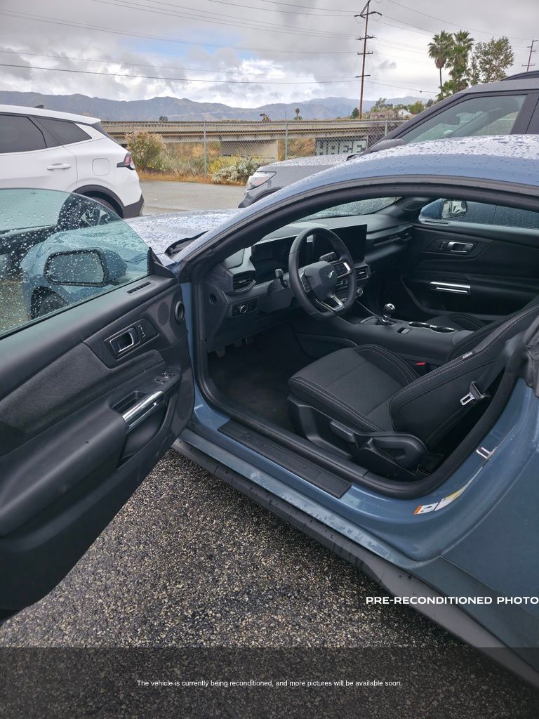 2025 Ford Mustang GT photo 5