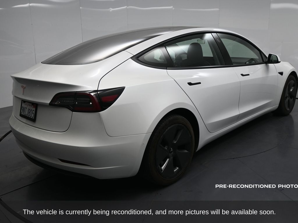 2021 Tesla Model 3 Standard Range Plus photo 2
