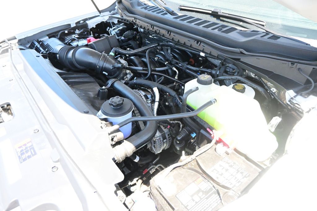 2025 Ford F-350 Super Duty Chassis Cab XL - Photo 17