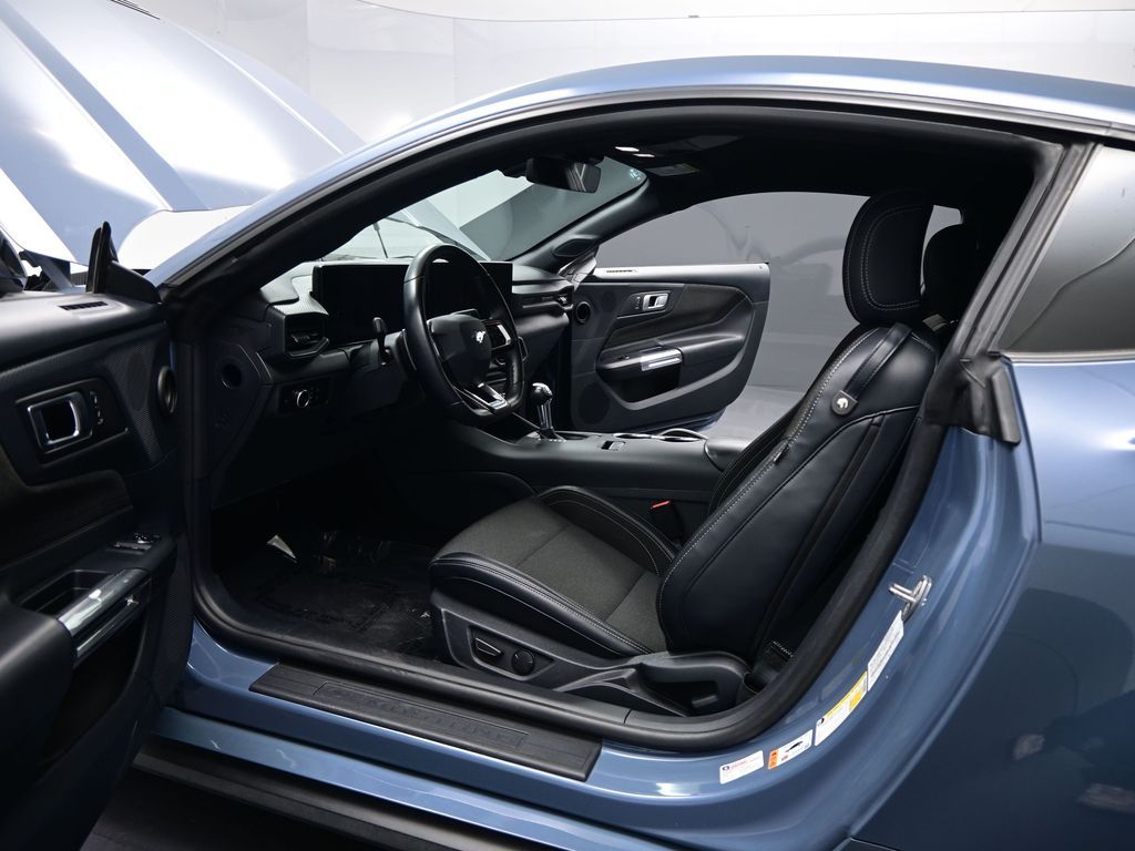 2024 Ford Mustang GT photo 3