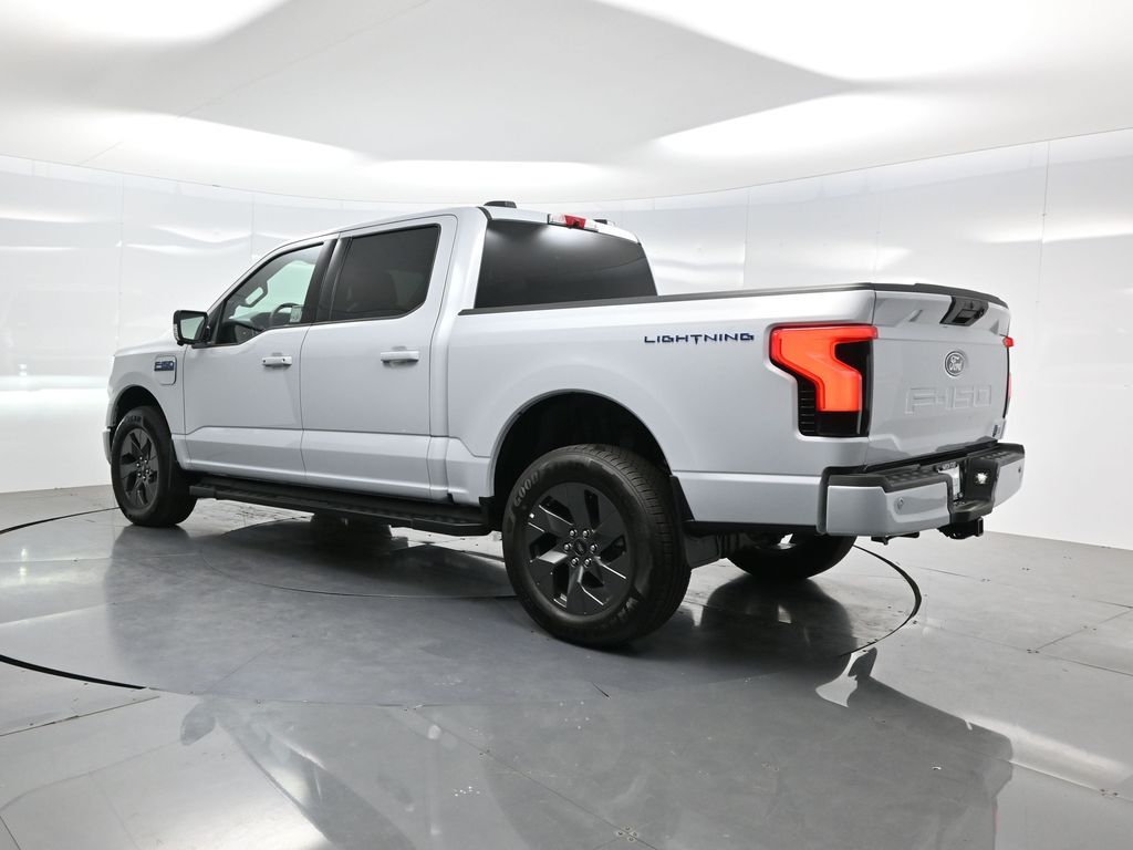 2025 Ford F-150 Lightning Flash photo 5