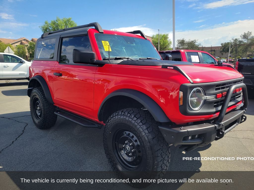 2023 Ford Bronco Base photo 3