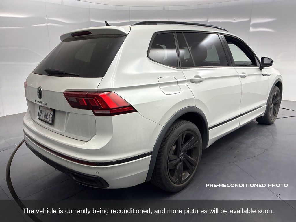 2023 Volkswagen Tiguan 2.0T SE R-Line Black photo 3