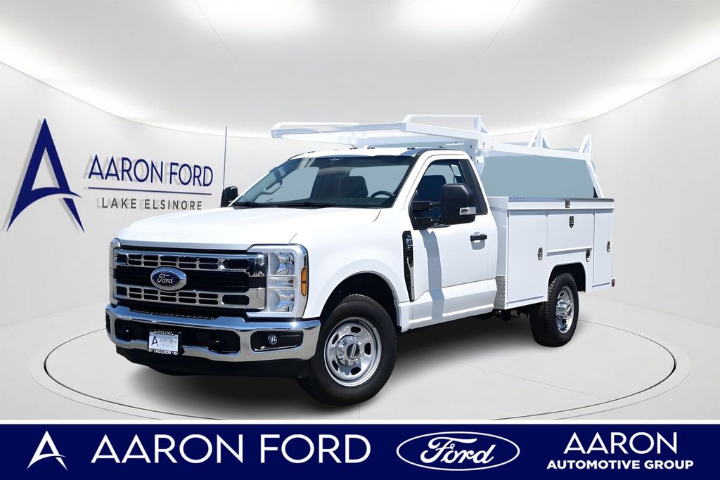 2025 Ford F-350 Super Duty Chassis Cab