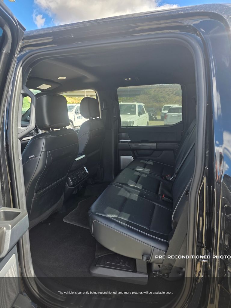 2023 Ford F-150 Lariat photo 2