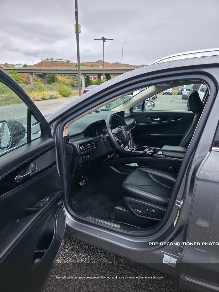 2023 Lincoln Nautilus Standard photo 4