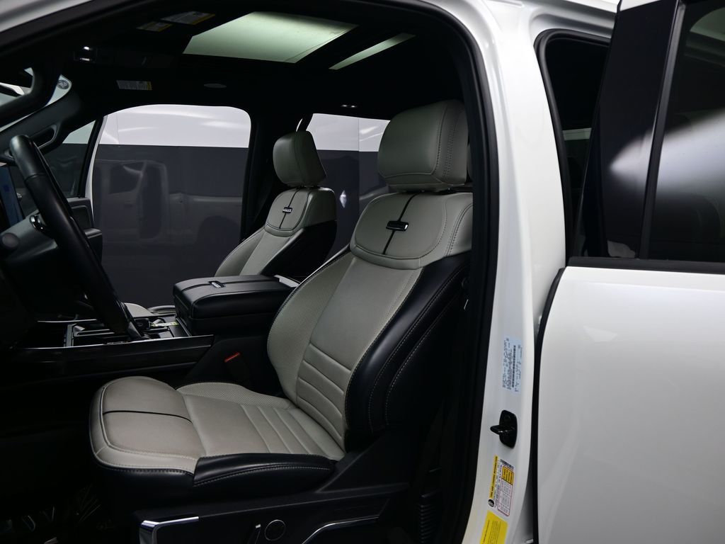 2024 Ford F-150 Lightning Platinum - Photo 9