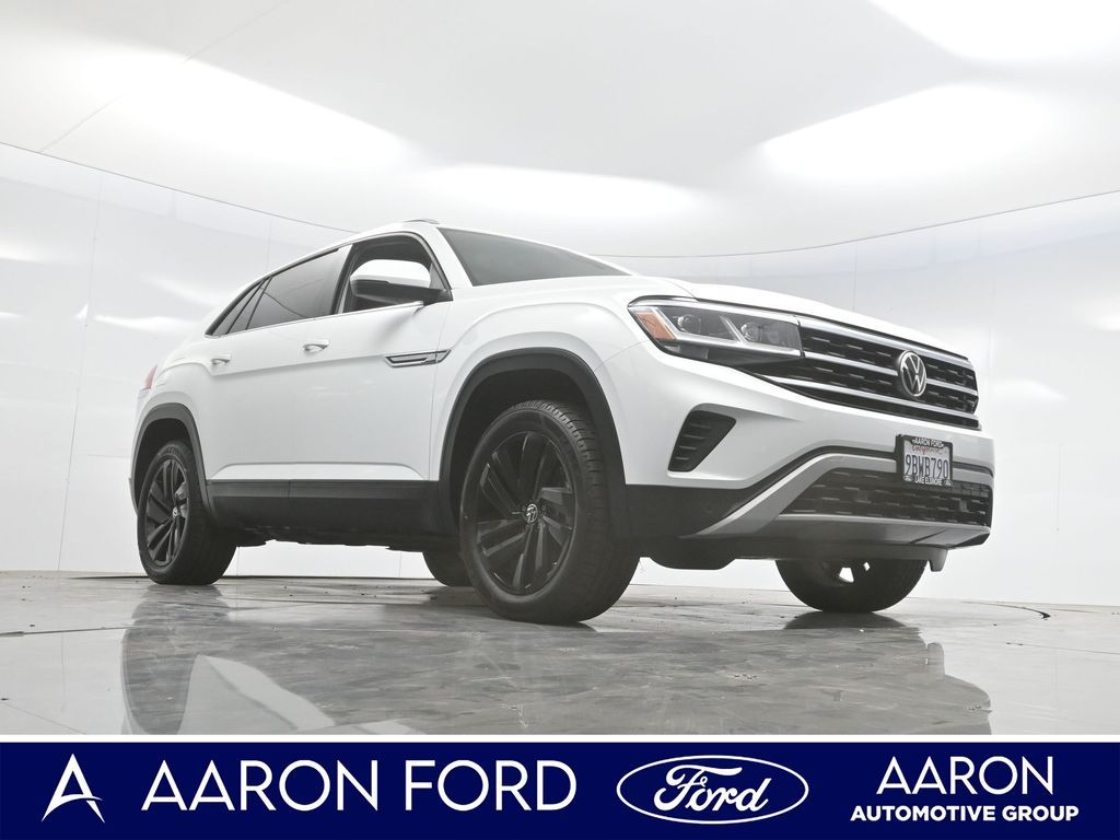2022 Volkswagen Atlas Cross Sport SE Technology photo 2