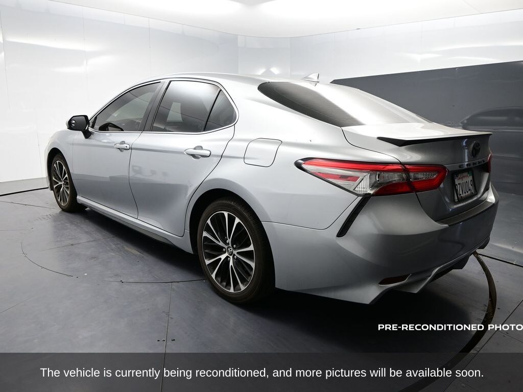 Used 2019 Toyota Camry SE Sedan