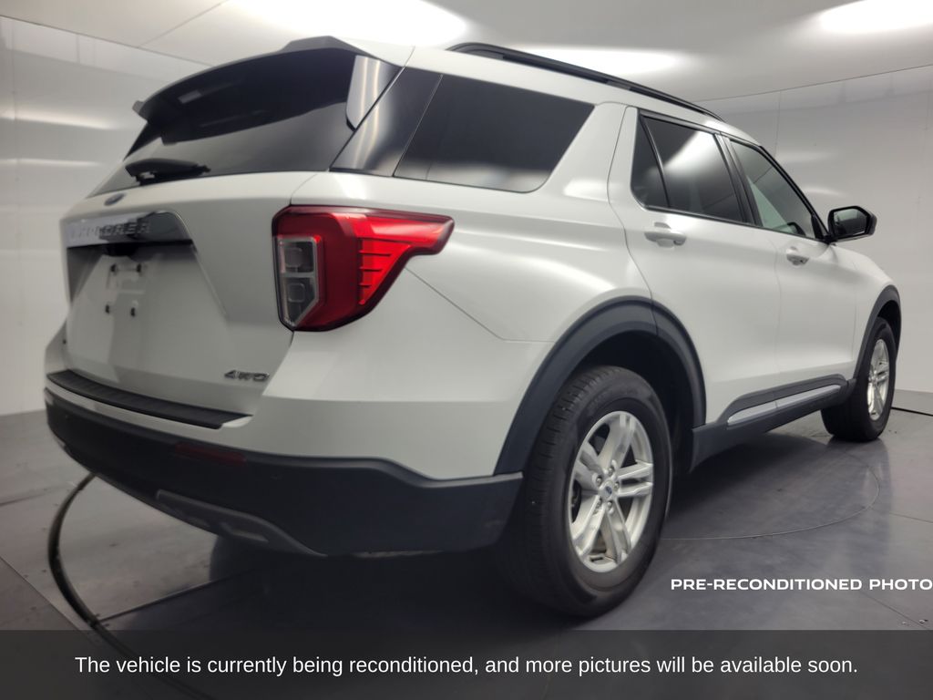 2023 Ford Explorer XLT photo 2