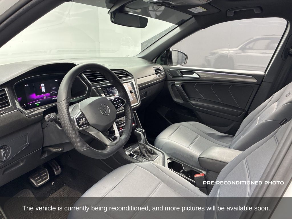 2023 Volkswagen Tiguan 2.0T SE R-Line Black photo 5