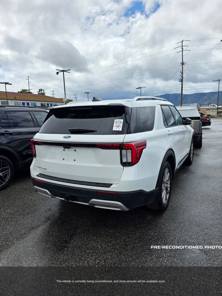 2025 Ford Explorer Platinum photo 3