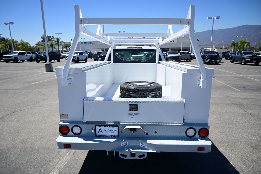 2025 Ford F-350 Super Duty Chassis Cab XL - Photo 6