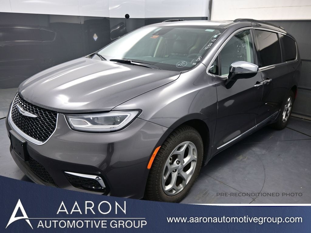 Used 2023 Chrysler Pacifica Limited Minivan/Van