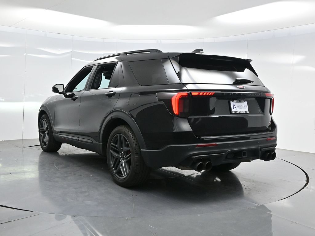 2025 Ford Explorer ST photo 5