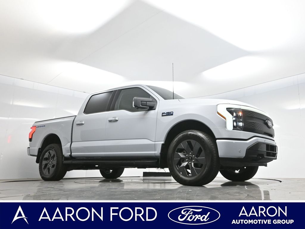 2025 Ford F-150 Lightning Flash photo 2