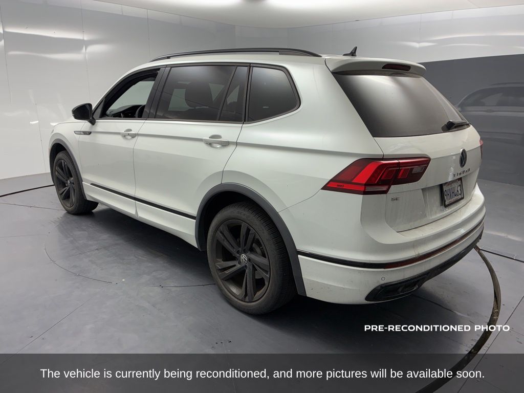 2023 Volkswagen Tiguan 2.0T SE R-Line Black photo 4