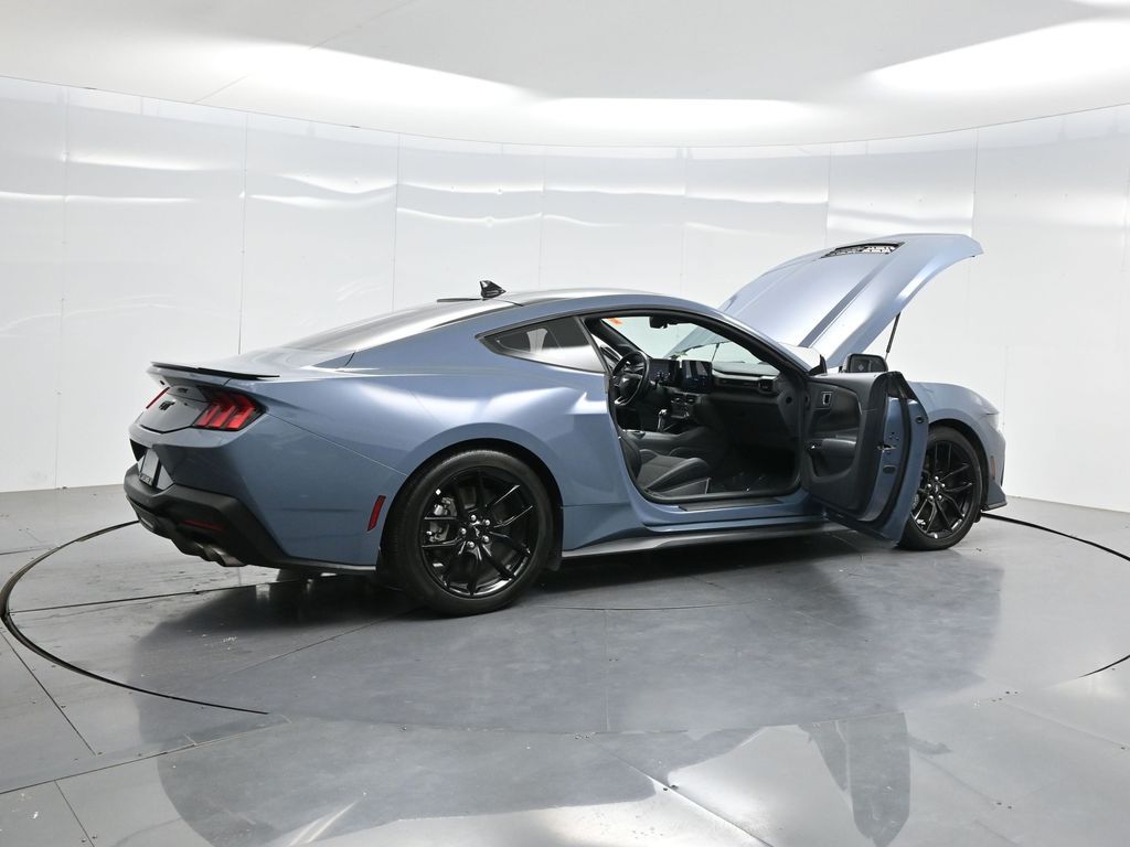 2024 Ford Mustang GT photo 4