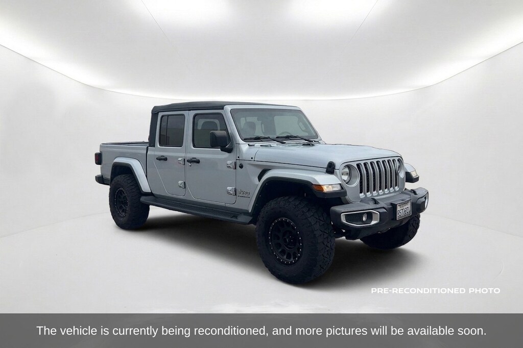 Used 2023 Jeep Gladiator Overland Truck
