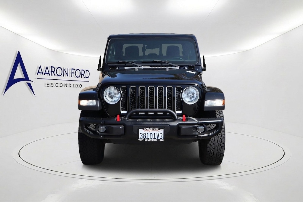 Used 2020 Jeep Gladiator Overland Truck
