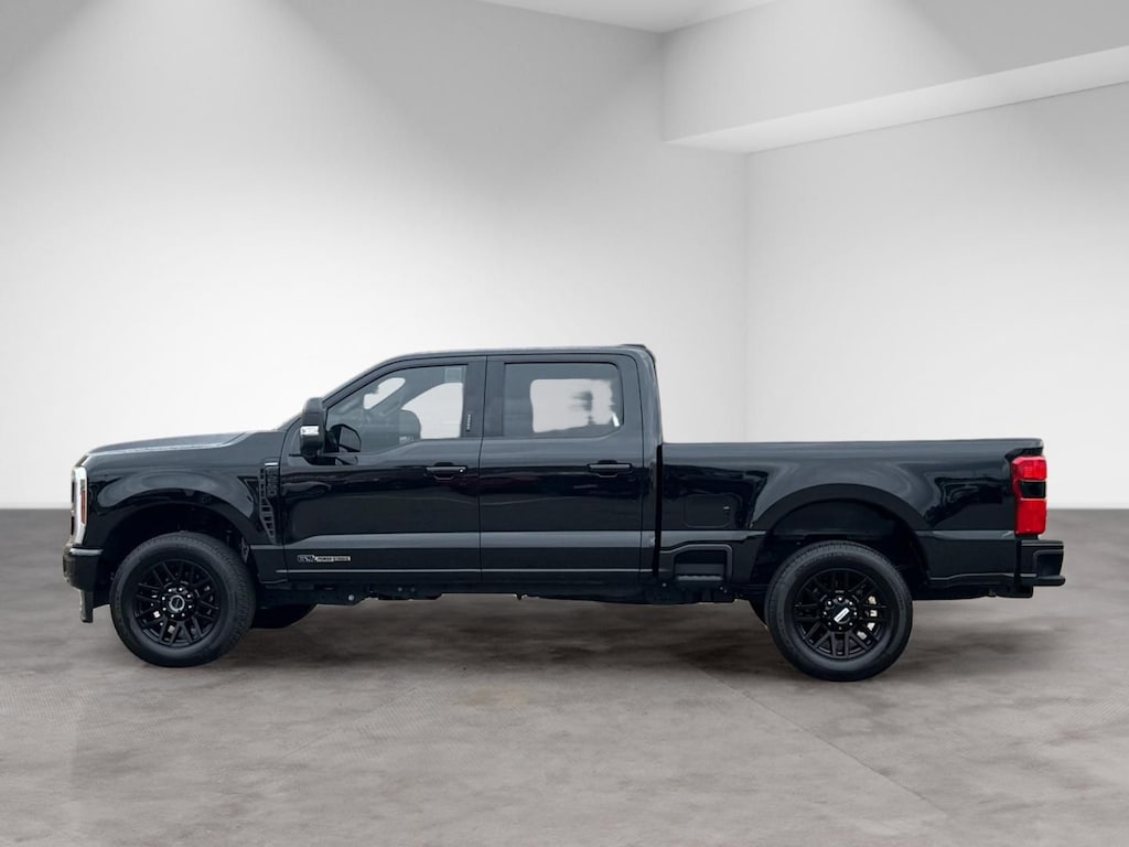Used 2024 Ford F-250SD Lariat Truck