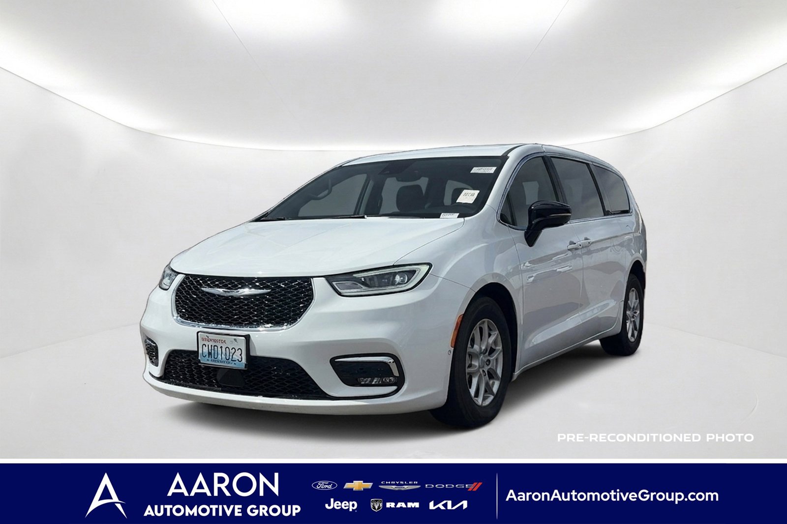 2026 Chrysler Pacifica Select