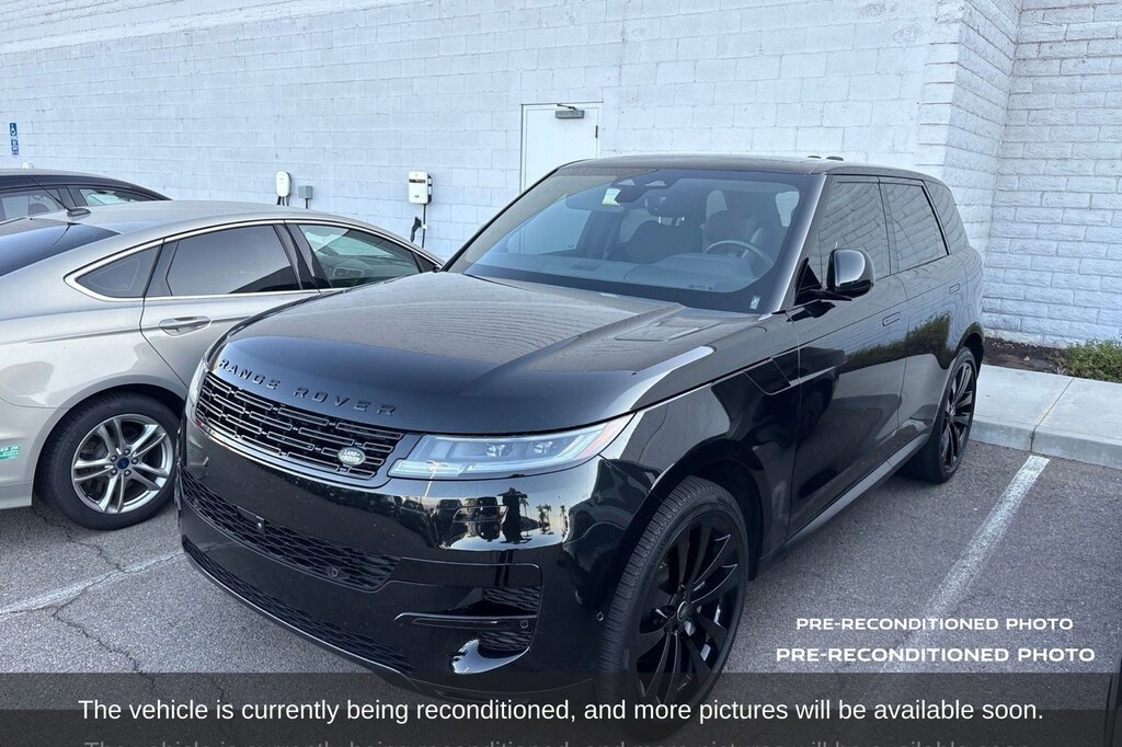 Used 2025 Land Rover Range Rover Sport SE SUV