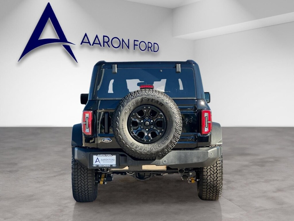 New 2025 Ford Bronco Outer Banks SUV