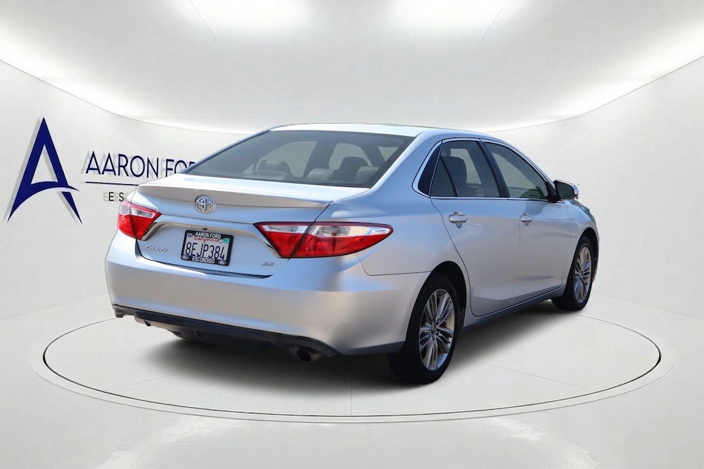 Used 2017 Toyota Camry SE Sedan