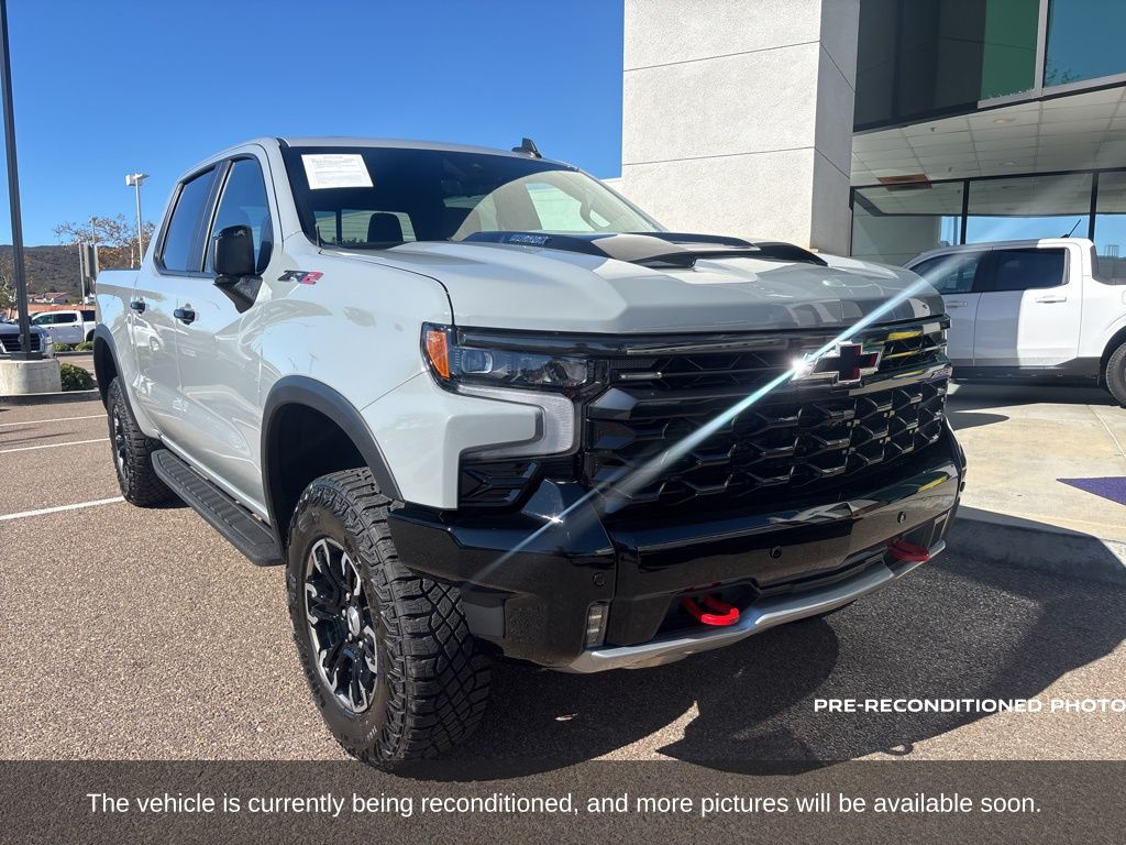 2025 Chevrolet Silverado 1500 ZR2 photo 2