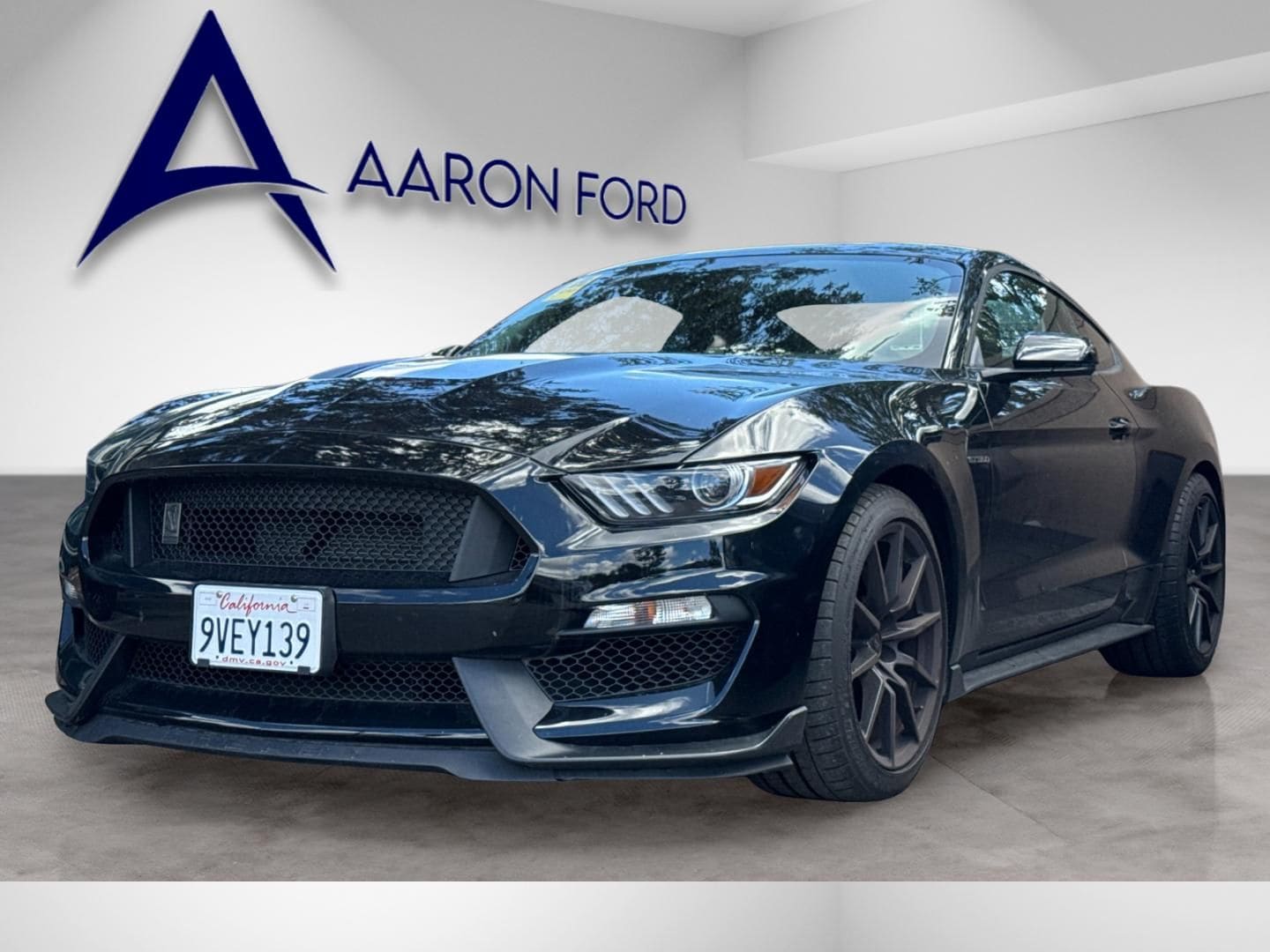 2016 Ford Mustang Shelby GT350 photo 2