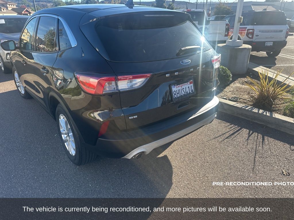 2020 Ford Escape SE photo 3