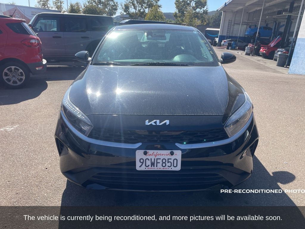 2023 Kia Forte LXS photo 2
