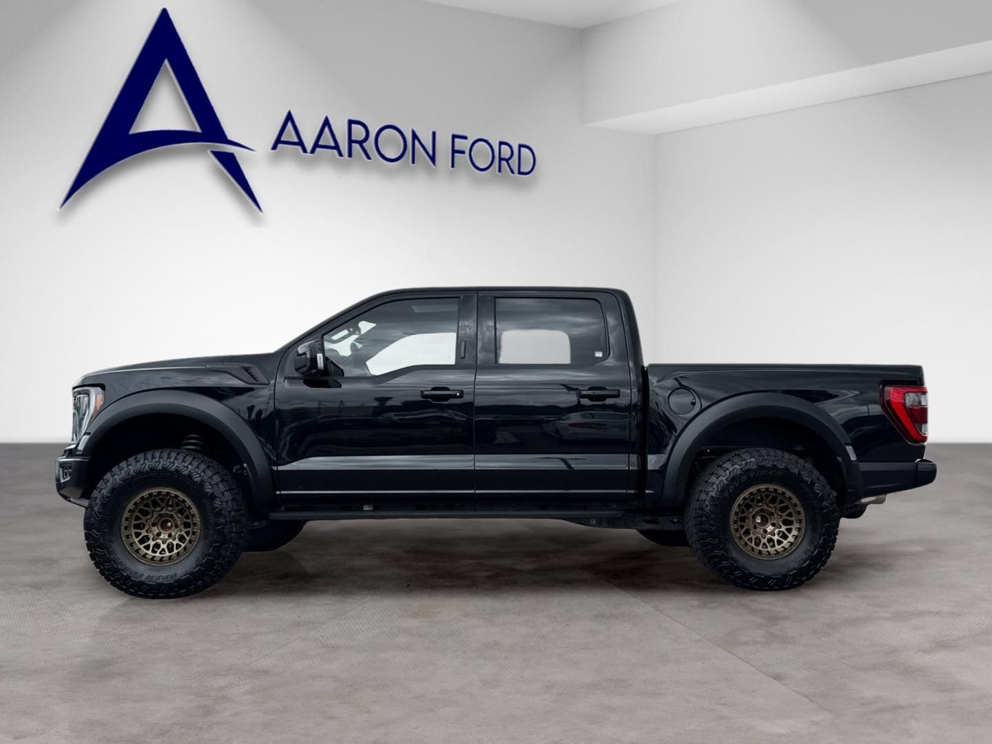 2023 Ford F-150 Raptor photo 2