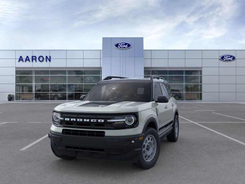 2024 Ford Bronco Sport Outer Banks photo 2